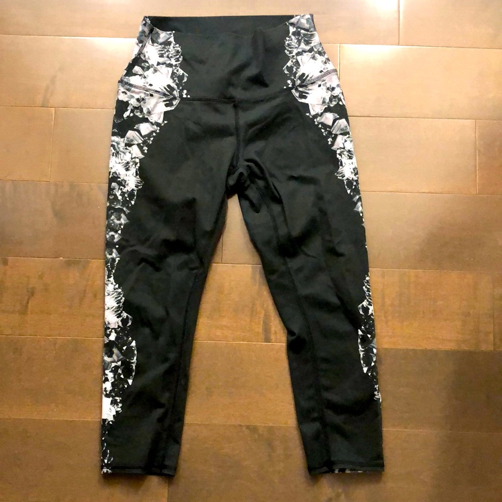 Alo yoga Capri Leggings Size S